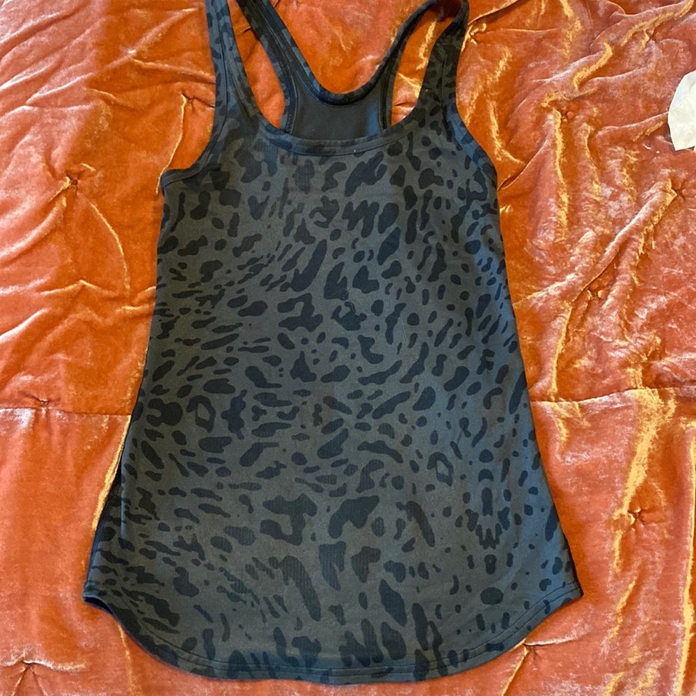 Lululemon tank
